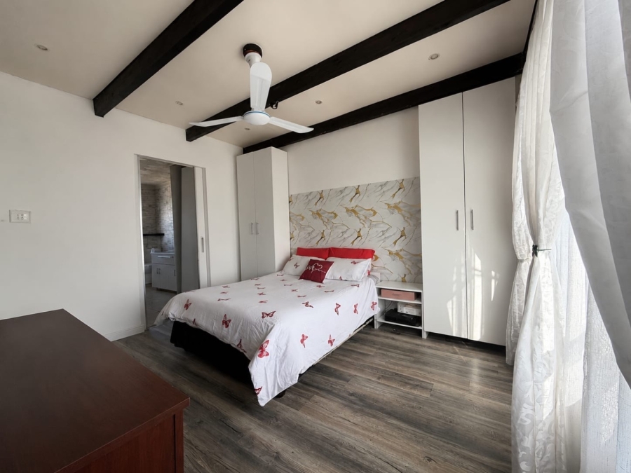 5 Bedroom Property for Sale in Colorado Park Western Cape